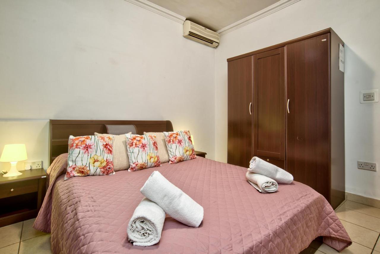 Morina Court - St Julians Seaside Bliss Apartments And Penthouse By Shortletsmalta Saint Julian's ภายนอก รูปภาพ