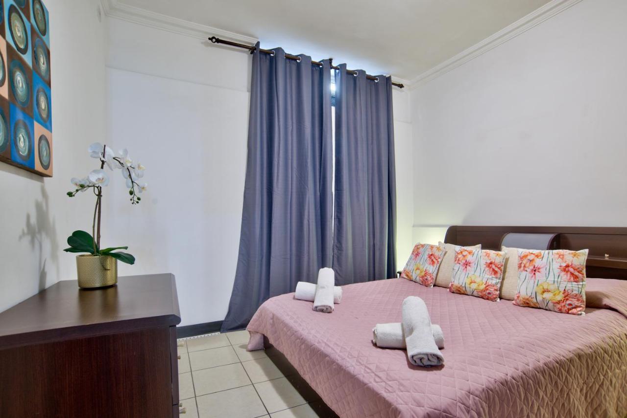 Morina Court - St Julians Seaside Bliss Apartments And Penthouse By Shortletsmalta Saint Julian's ภายนอก รูปภาพ